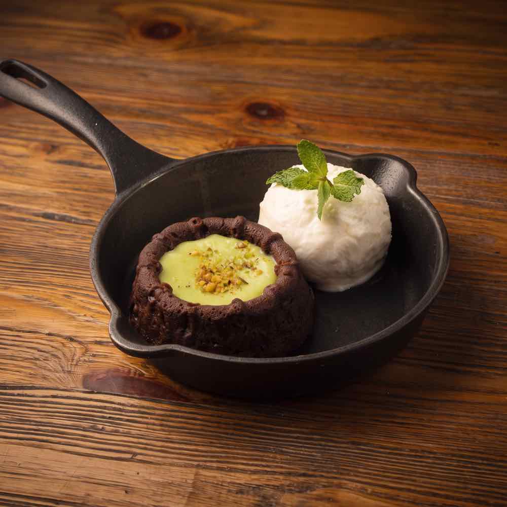 Volcán de Pistacho con helado