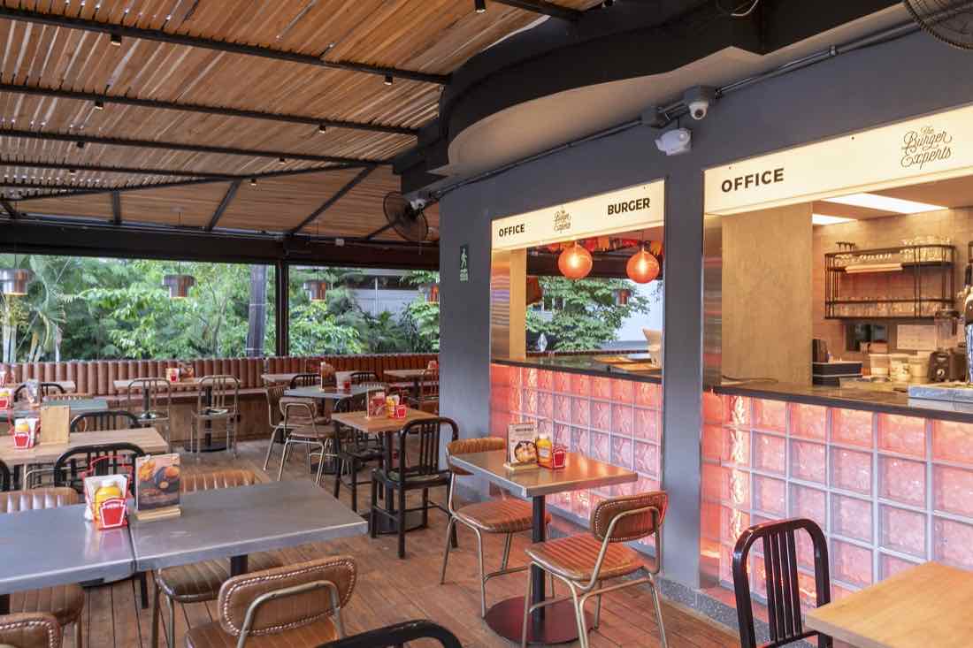 Office Burger Patio Bonito — foto 1