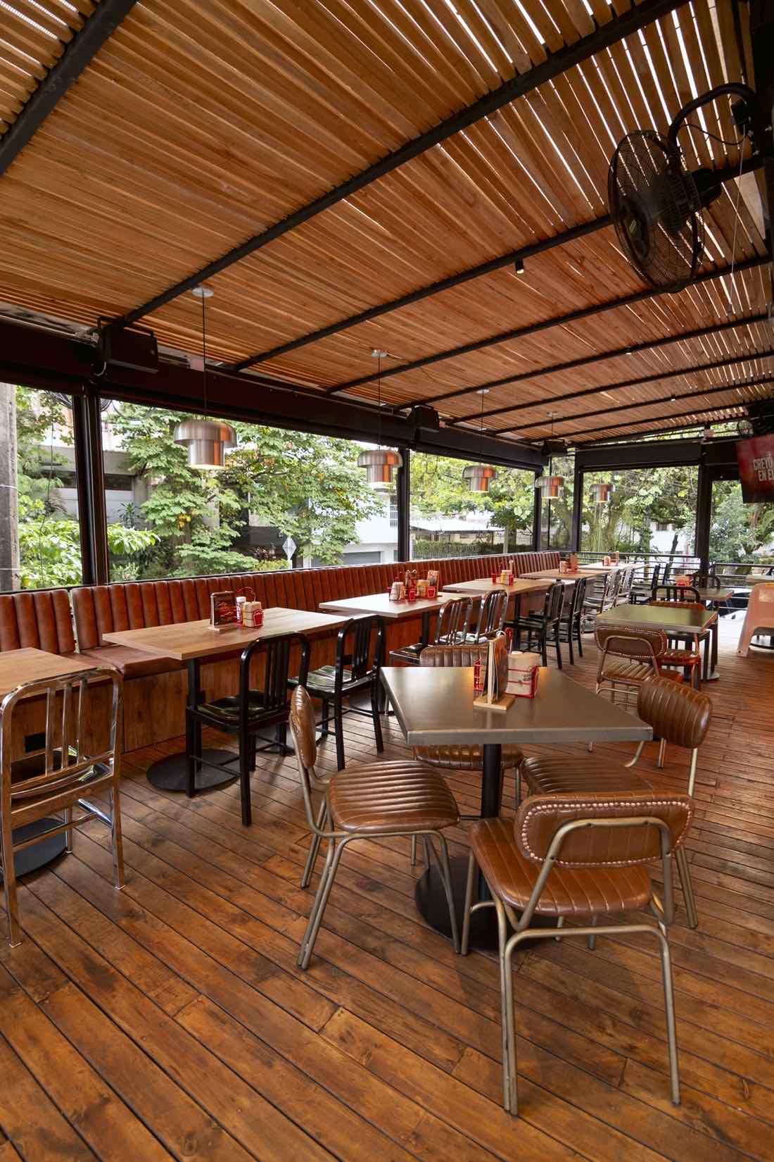 Office Burger Patio Bonito — foto 5